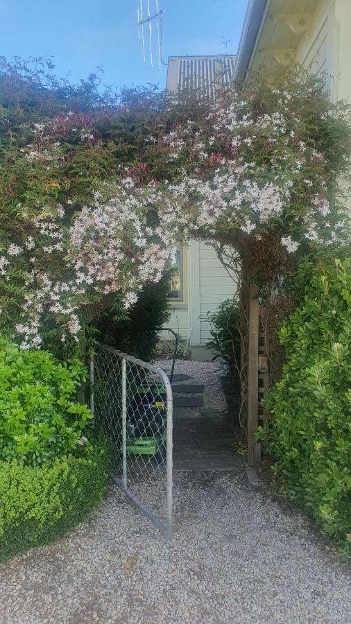 Century House B & B Flatlette Oamaru Bagian luar foto